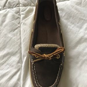 Brown and Gold Sperry Topsider size 8.5